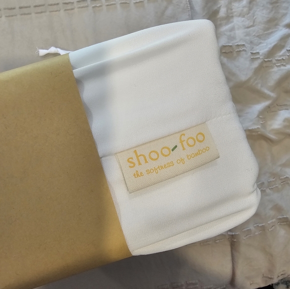 BNWT Shoo-Foo bamboo king size sheet set in white - Picture 2 of 5